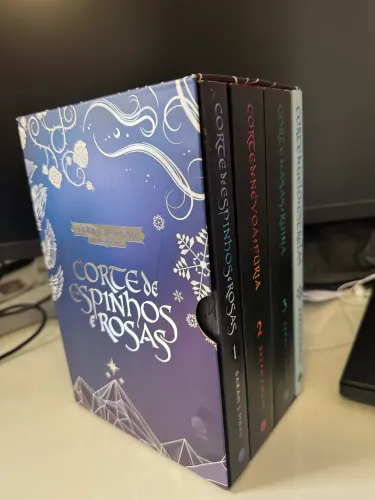 Box de livros Corte de Espinhos e Rosas Sarah J. Maas