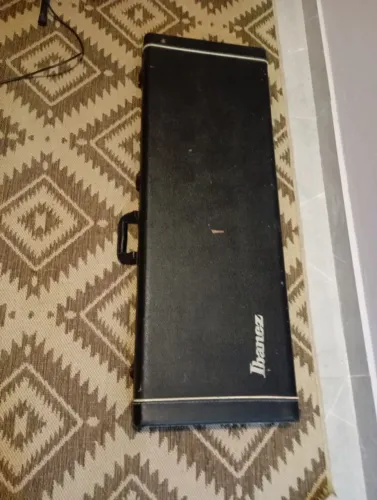 Case de guitarra Ibanez