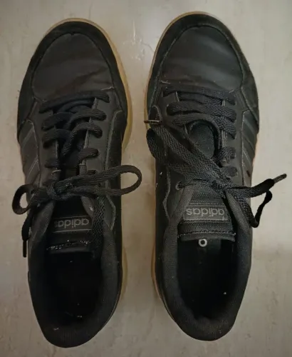 Tênis masculino Adidas 