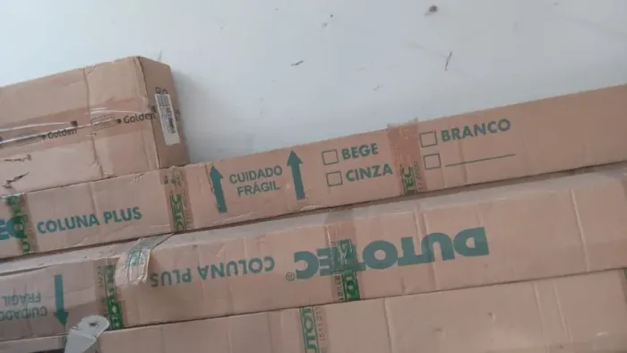 COLUNA EM ALUMINIO DUTOTEC EXCELETNTE PARA PASSAGEM DE FIOS