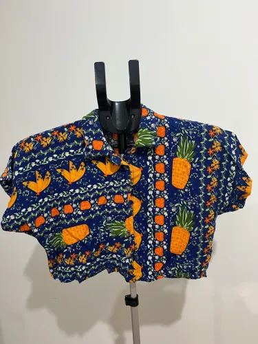 Camisa cropped