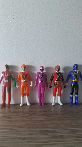 Lote de Sofubis - Power Ranger - LEIA a descrição 
