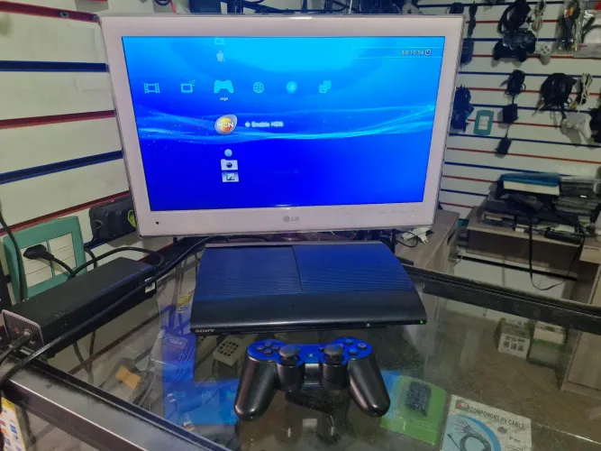 Playstation 3 super slim + 1 controle + 1 jogo aceito cartão de crédito cel 19- *
