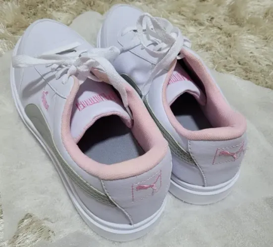Tênis Puma Feminino Branco com Detalhes Rosa