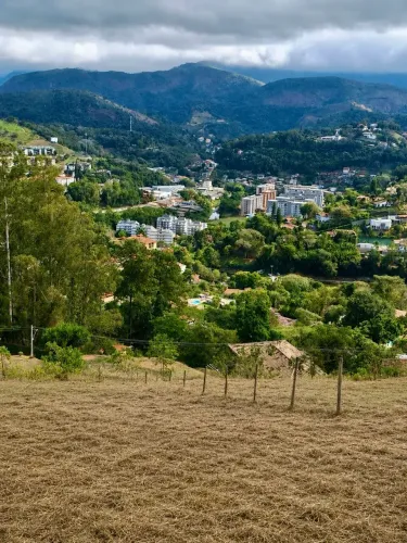 Terreno com 1.280m² em condomínio de alto padrão em Nogueira