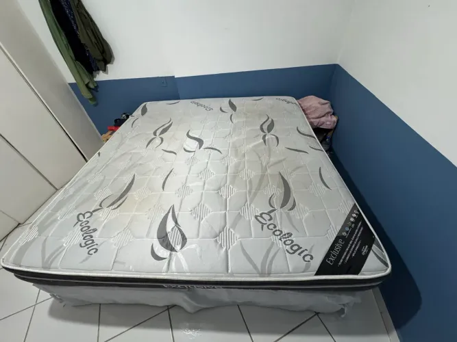 Cama King Size usada - completa (cama + colchão) - R$ 400,00