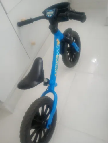 Vendo bicicleta de equilíbrio R$110,00