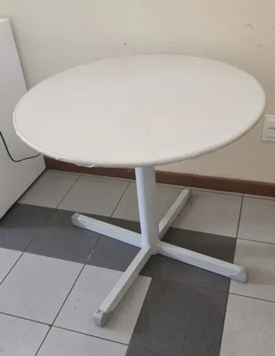 Mesa Redonda em MDF
