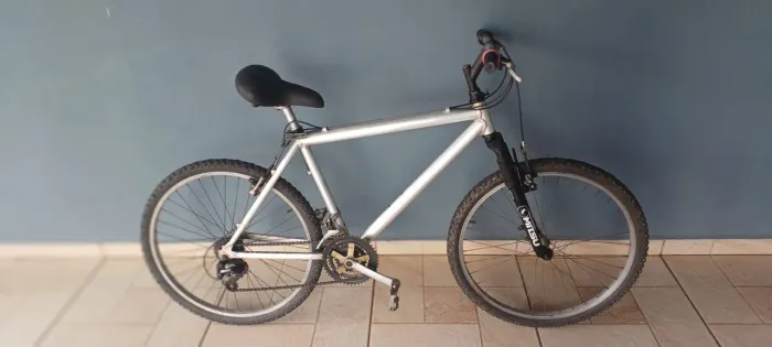 icicleta Caloi Alumínio aro 26<br>