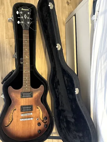 Guitarra Ibanez Semi-Acústica AM73B