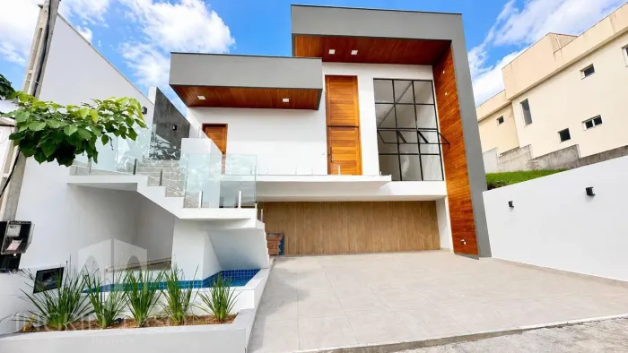 Casa no Vale dos Cristais III | 3 Suítes e Piscina