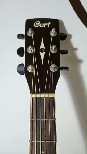 Violão Cort elétrico!!! Ótimo preço 