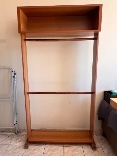 Arara Closet madeira maciça 