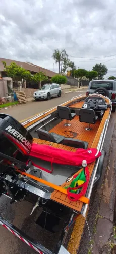  Lancha Comanche 5500 Fluvimar + Mercury 50 HP | AVA + Som náutico + Carreta