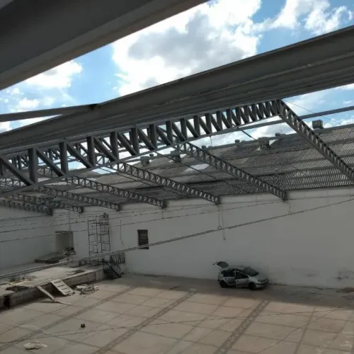Estruturas metálicas para: coberturas, reforço estrutural, escadas, mezaninos, serralheria
