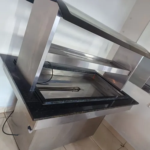 Pista fria e quente pra self-service servic