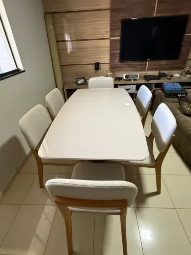 Mesa de Jantar Luxo 1,60m com 6 Cadeiras ? Design Sofisticado que Valoriza o Ambiente