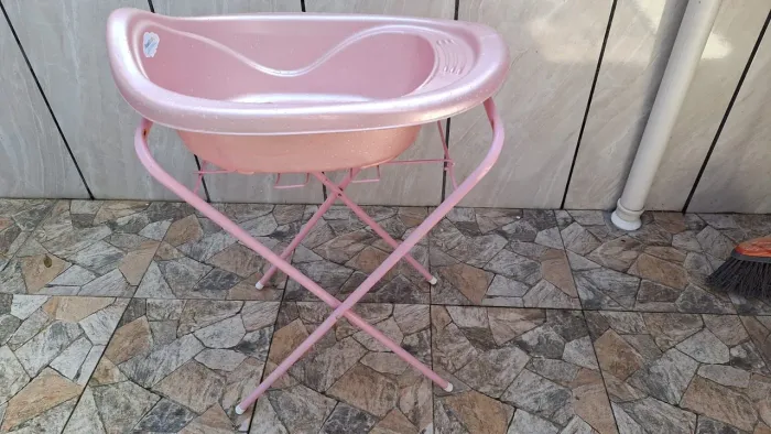 Banheira infantil com suporte
