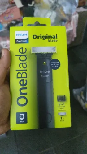 Barbeador Philips OneBlade QP1424/10 preto