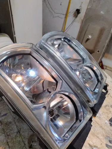 Farol principal Scania 440