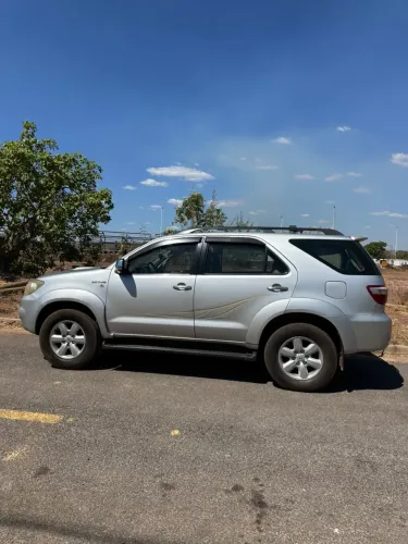 Toyota Hilux SW4 SRV D4-d 4X4 3.0 TDI Dies. AUT 2010