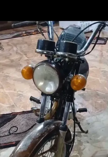 Vende-se Moto CG ml ano 1982 dispenso curiosos