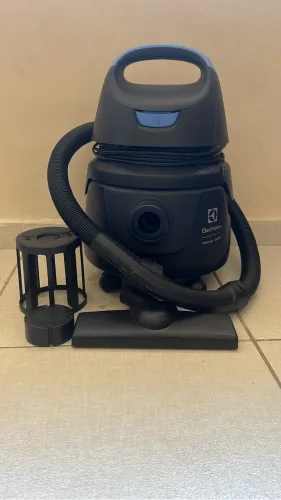 Aspirador 2 em 1. ( pó e água)