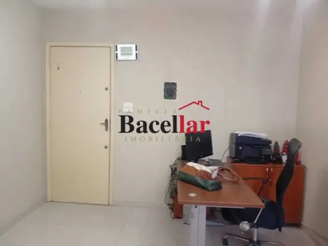 Sala : / Comercial / São Cristóvão