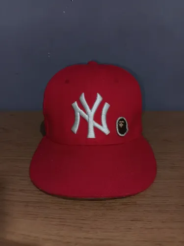 Bone new era vermelho