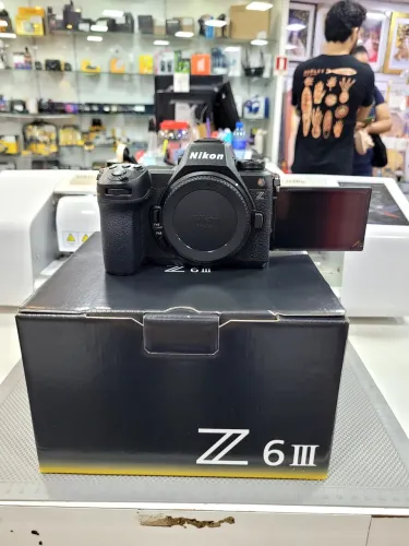 Câmera Nikon z6 III corpo