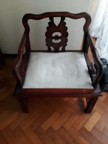 Cadeira de mogno 