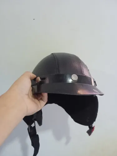 Capacete aberto