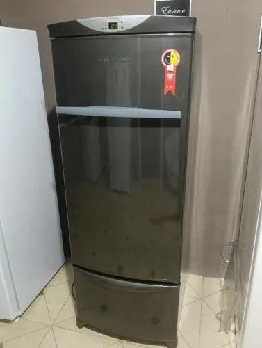 Refrigerador Brastemp ( NÃO É GELADEIRA É UM REFRIGERADOR) 