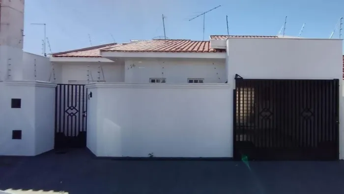 Casa com 2 Quarto(s) e 2 banheiro(s) para Alugar, 110 m² por R$ 2200 / Mês