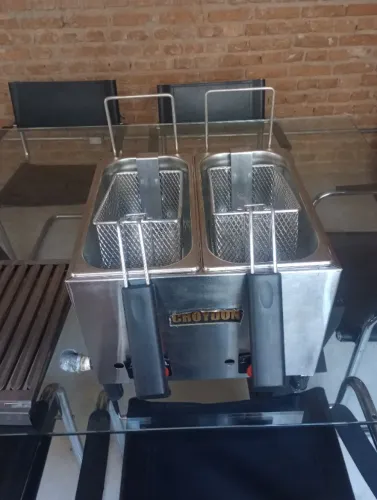 Fritadeira Industrial Croydon F2AG Dupla a Gás GN
