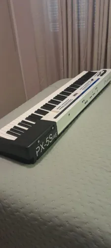 PIANO DIGITAL PRIVIA PX5S