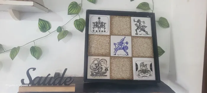 Conjunto de azulejos originais de Miguel dos Santos (1944)