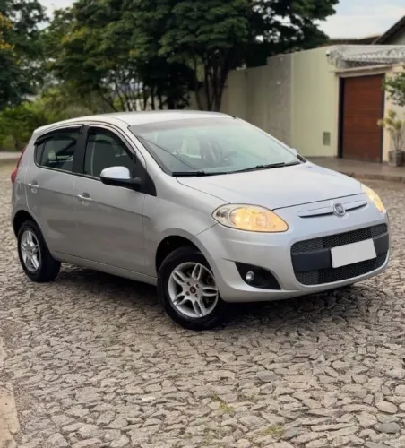 Fiat Palio Attractive 1.0 EVO Fire Flex 8V 5P 2013