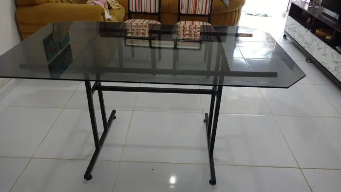 Mesa vidro fumê