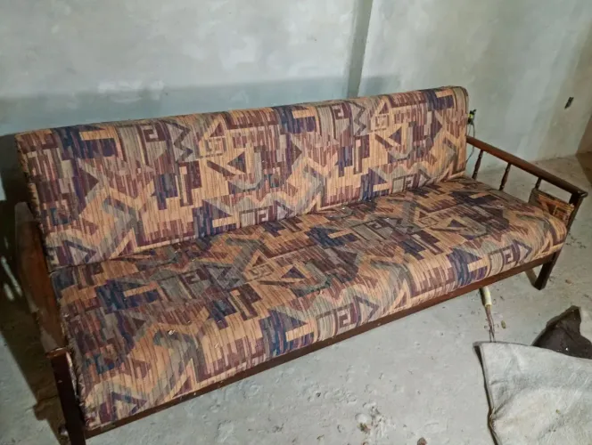 Sofá Cama antiguidade 1960 em ótimo estado.