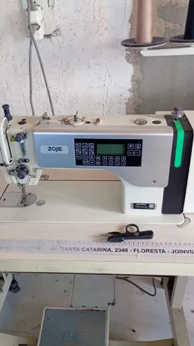 Venda de máquinas de costura industrial uma overlok e uma reta valor 3000 mil as duas 