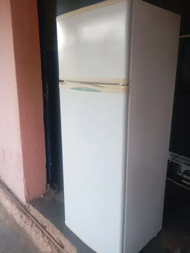 Vendo geladeira Consul 360 l