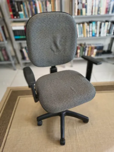Cadeira de Escritório Ideaflex Ergonômica com Braços Reguláveis