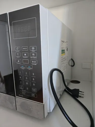 Micro-ondas Britânia 