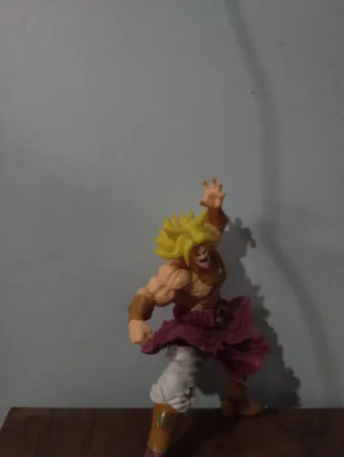 Boneco do Broly