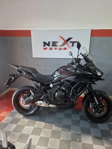 KAWASAKI VERSYS ABS PRETO 2023