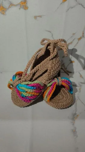 Sapatinho de crochê