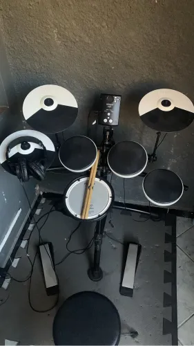Bateria eletrônica Roland TD1K com Pad top de caixa