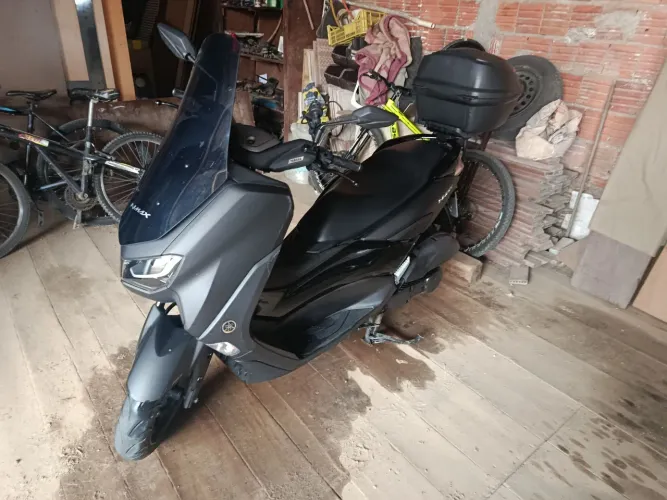 Nmax 2021 com 14800 km