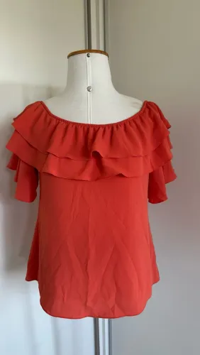 Blusa Ciganinha Coral com Babados Tamanho 42